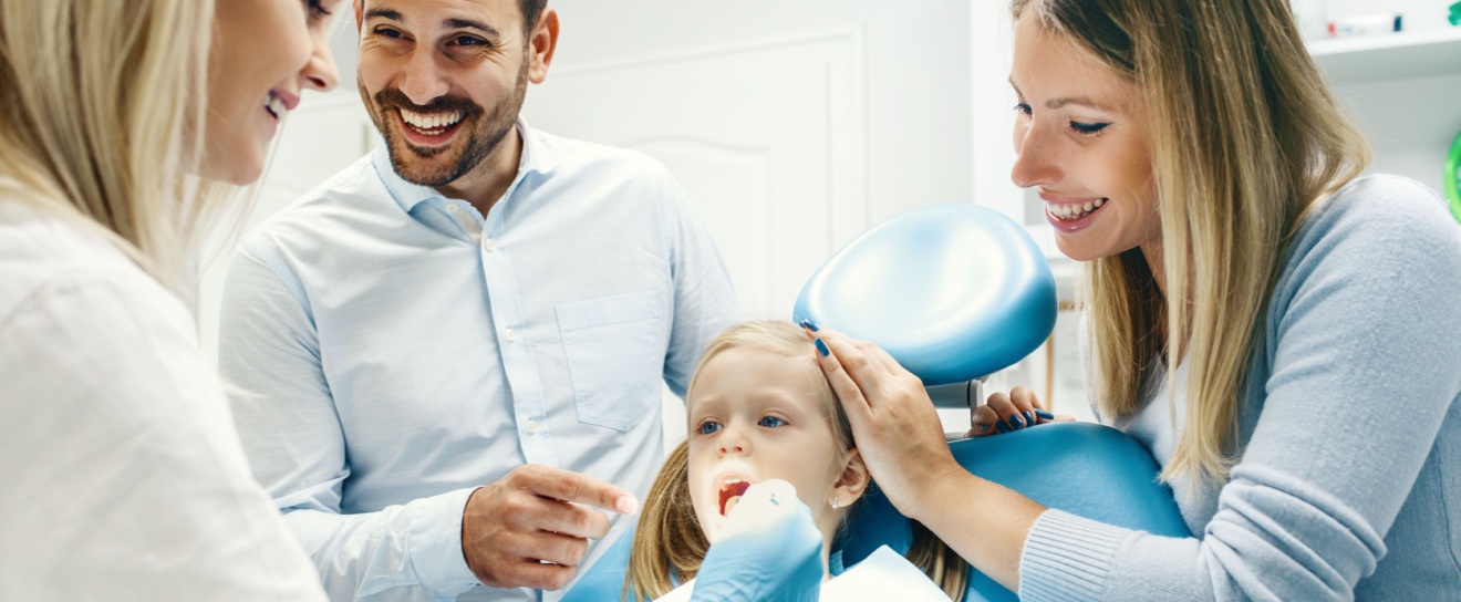 Family Dentist in Coralville, IA: How to Choose the Right One for Your Household